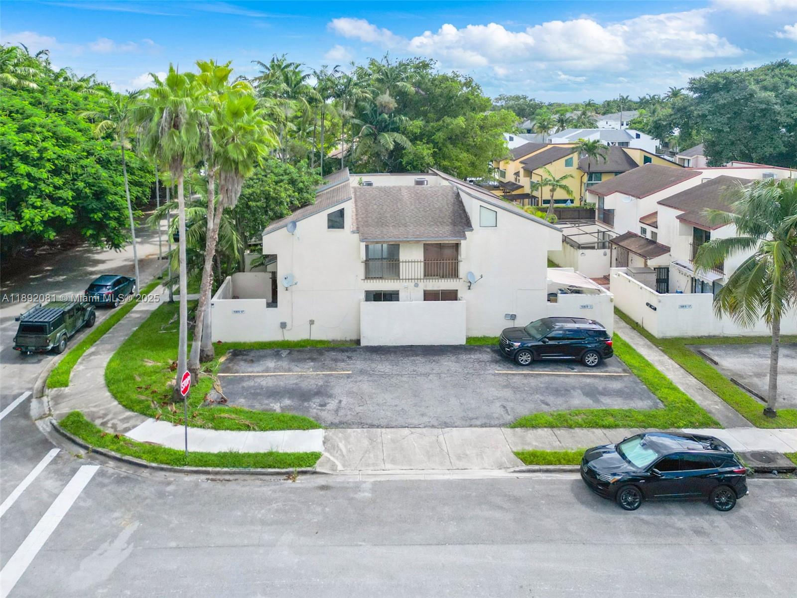 PINEBROOKE CONDO Z - Residential Lease