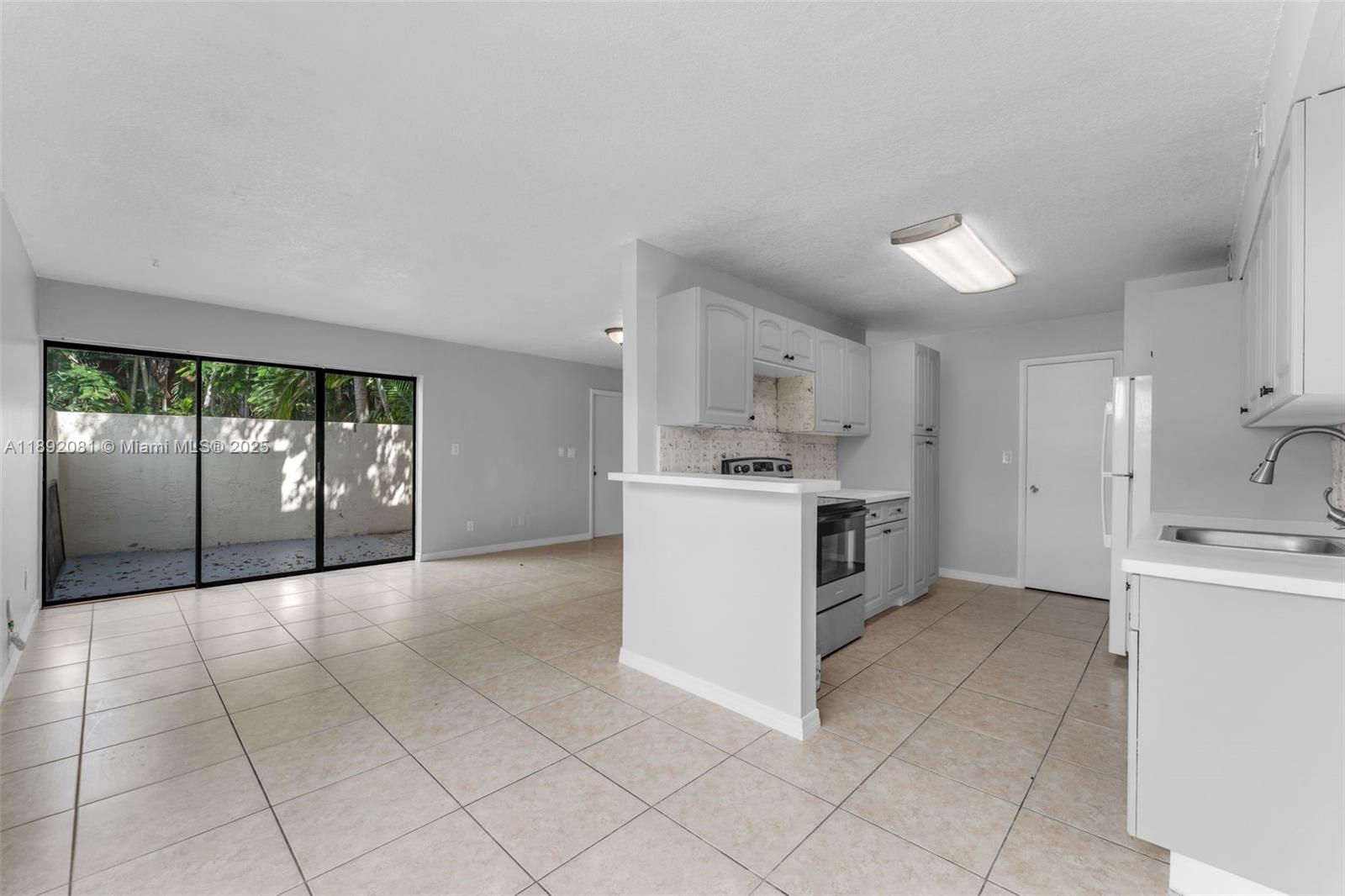 PINEBROOKE CONDO Z - Residential Lease