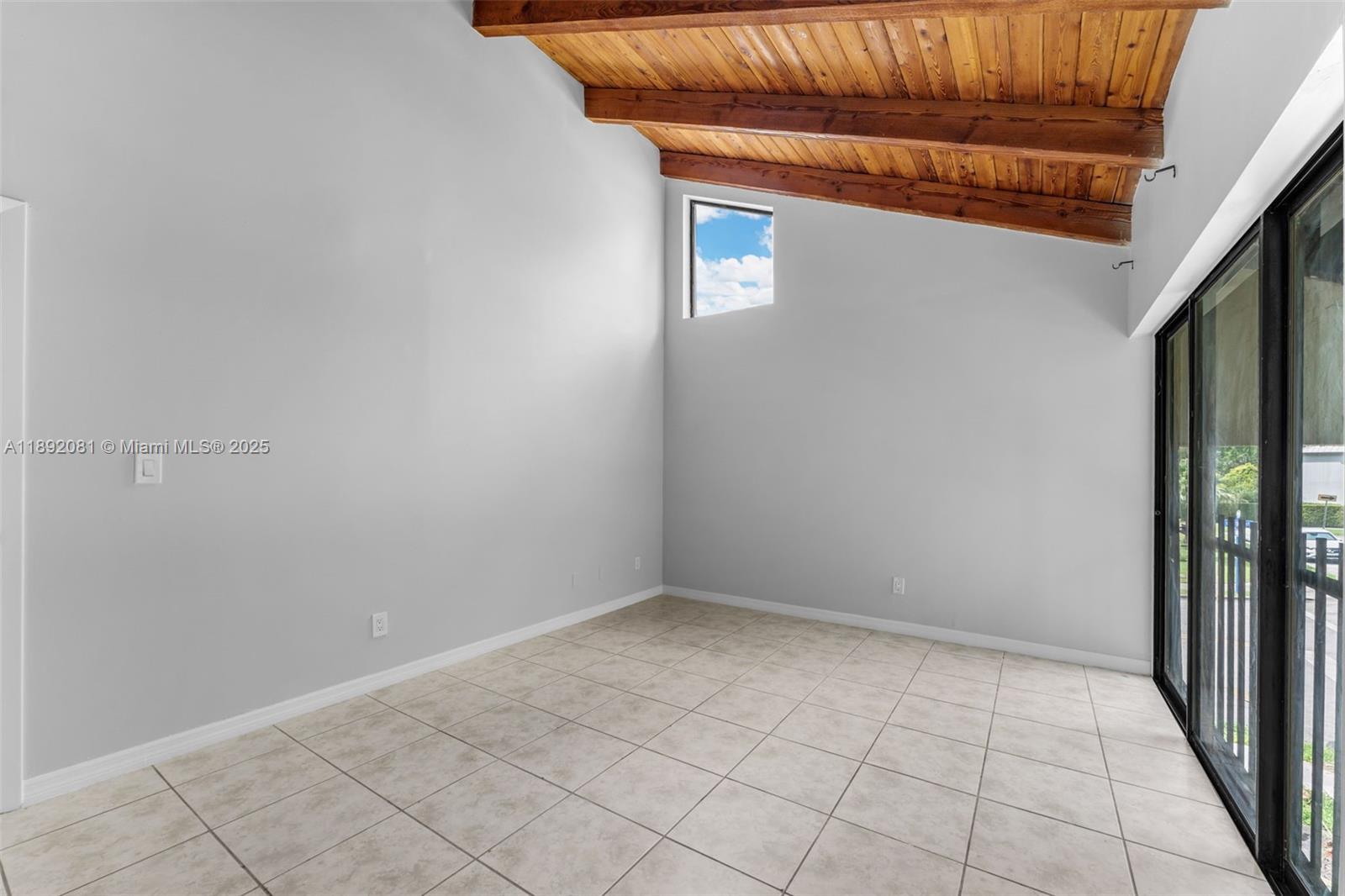PINEBROOKE CONDO Z - Residential Lease
