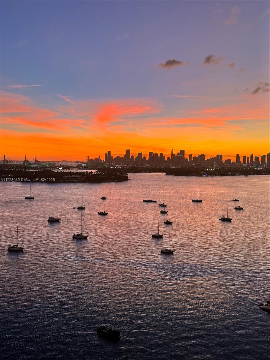 THE WAVERLY AT SOUTH BEAC - Residential