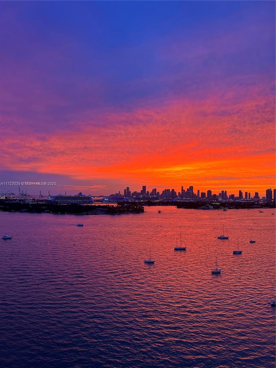 THE WAVERLY AT SOUTH BEAC - Residential