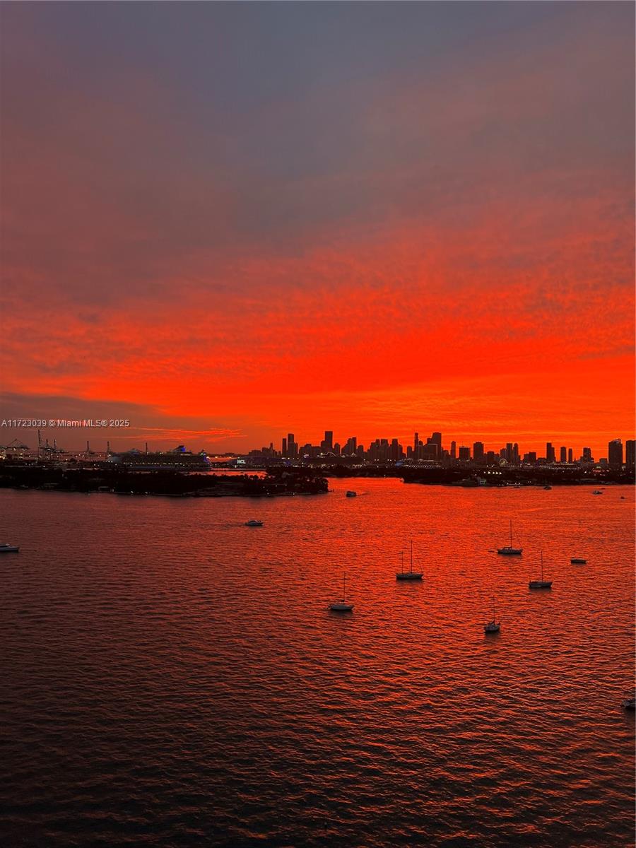 THE WAVERLY AT SOUTH BEAC - Residential