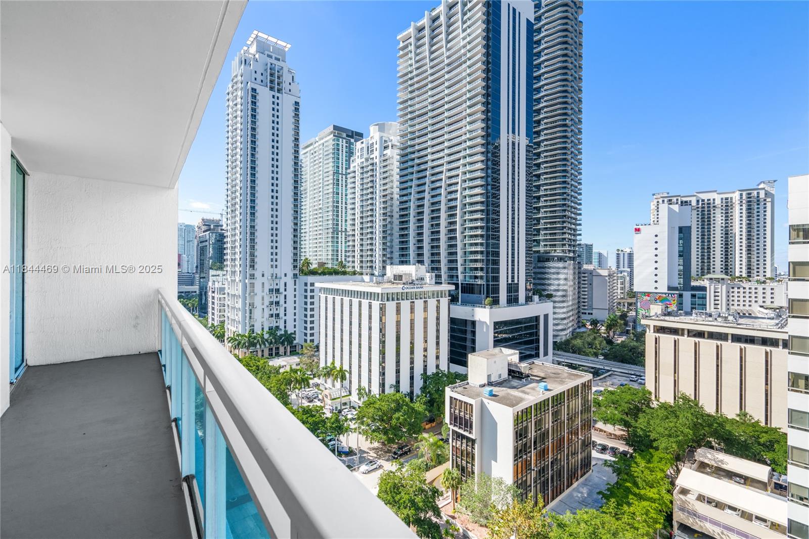 THE PLAZA 901 BRICKELL CO - Residential Lease