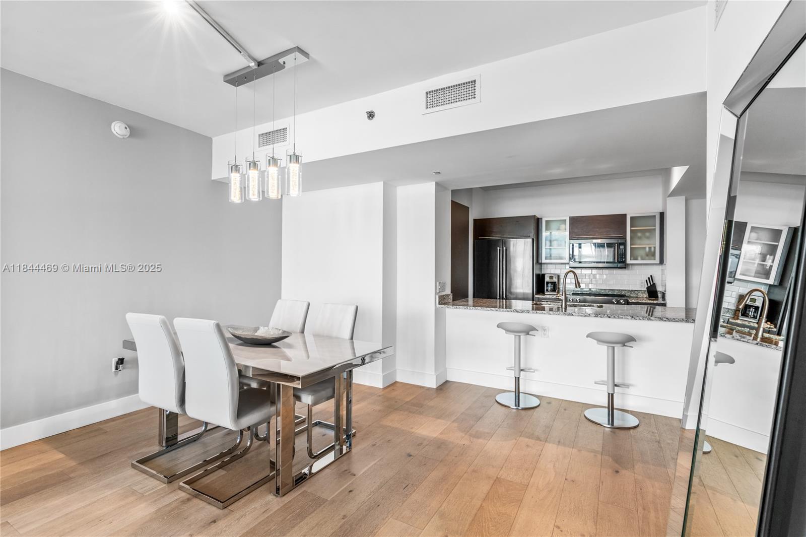 THE PLAZA 901 BRICKELL CO - Residential Lease