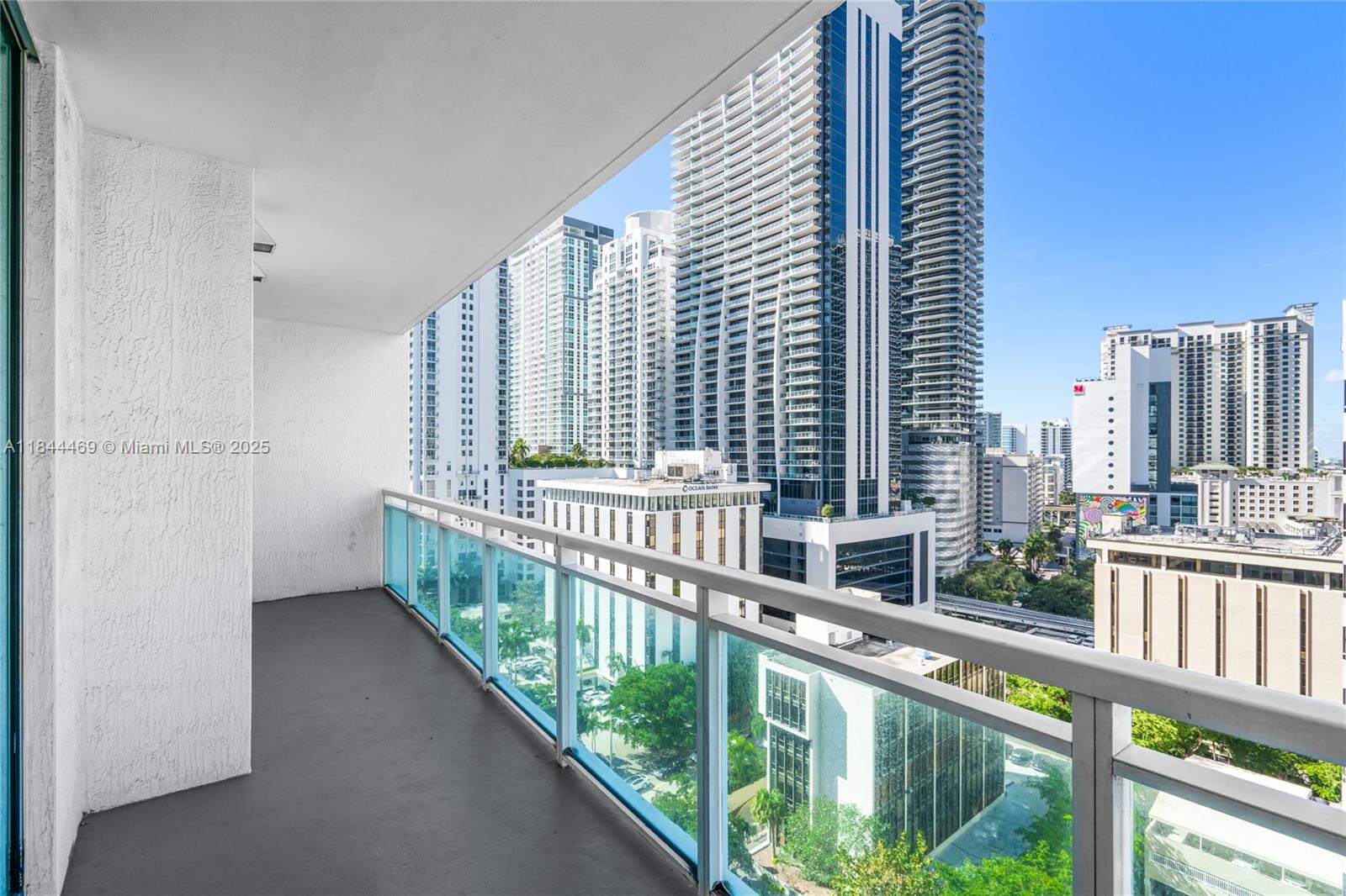 THE PLAZA 901 BRICKELL CO - Residential Lease