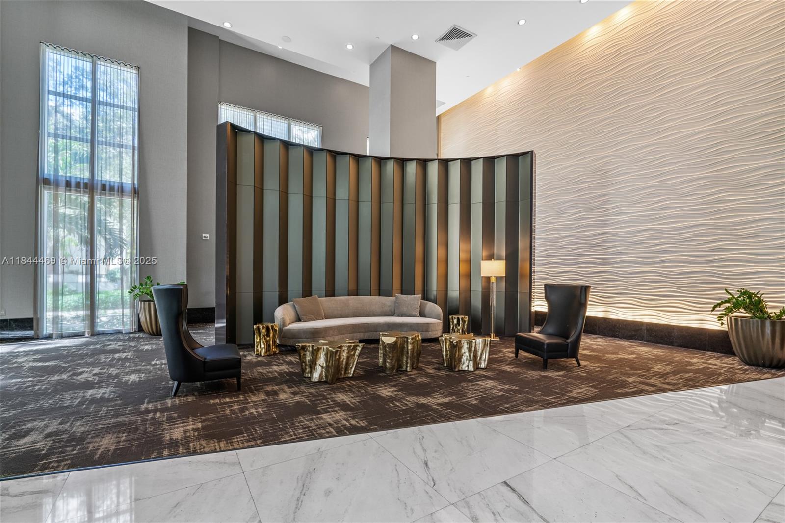 THE PLAZA 901 BRICKELL CO - Residential Lease