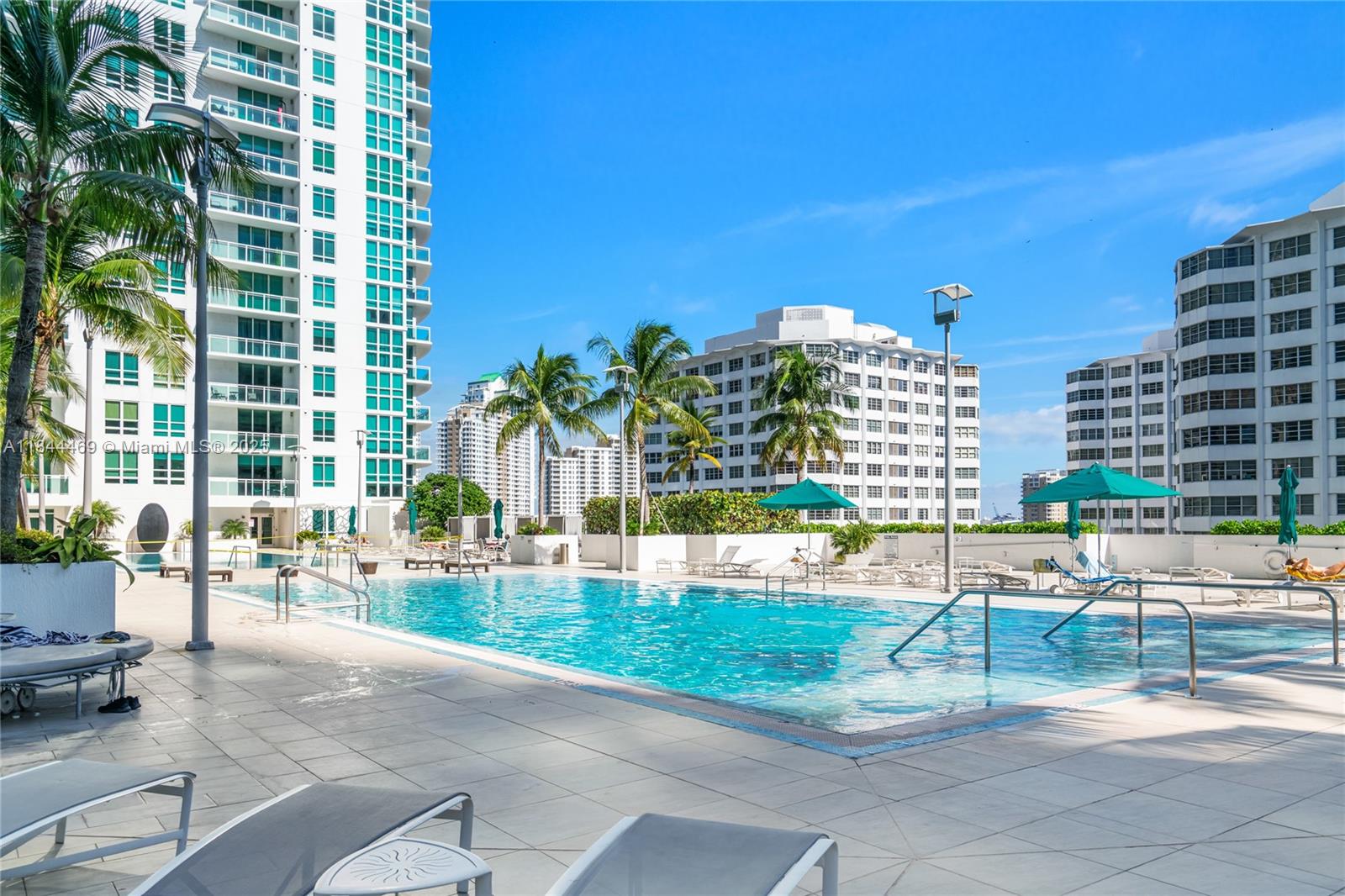 THE PLAZA 901 BRICKELL CO - Residential Lease