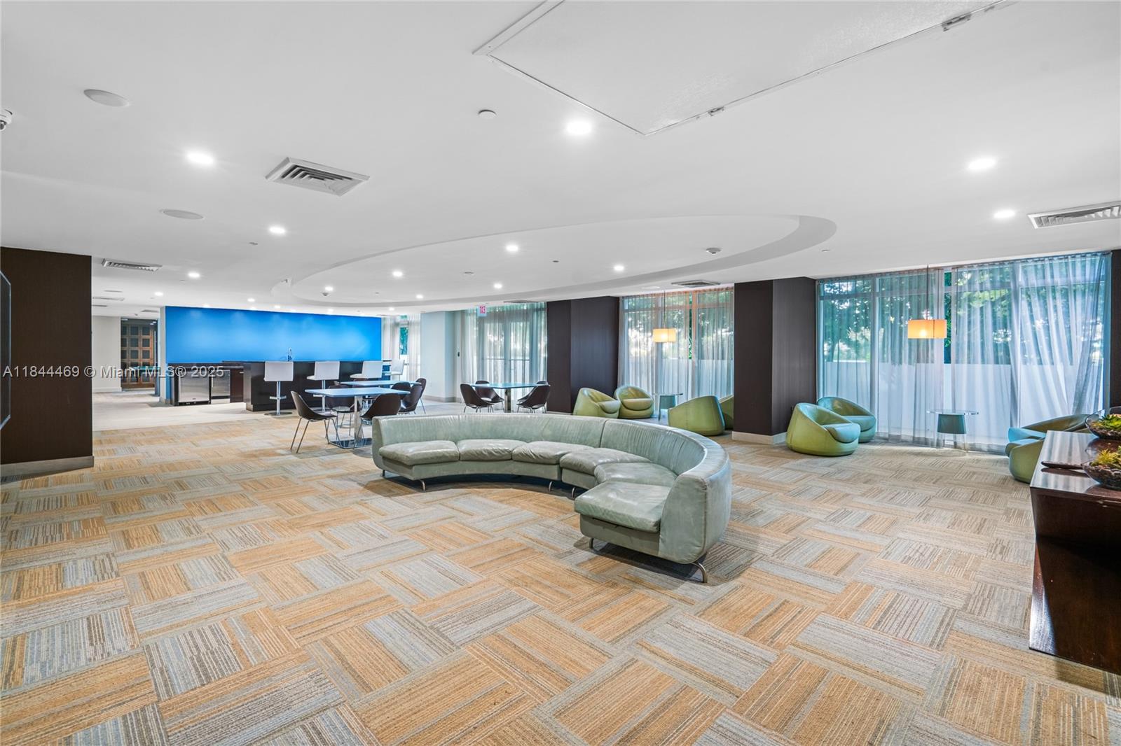 THE PLAZA 901 BRICKELL CO - Residential Lease