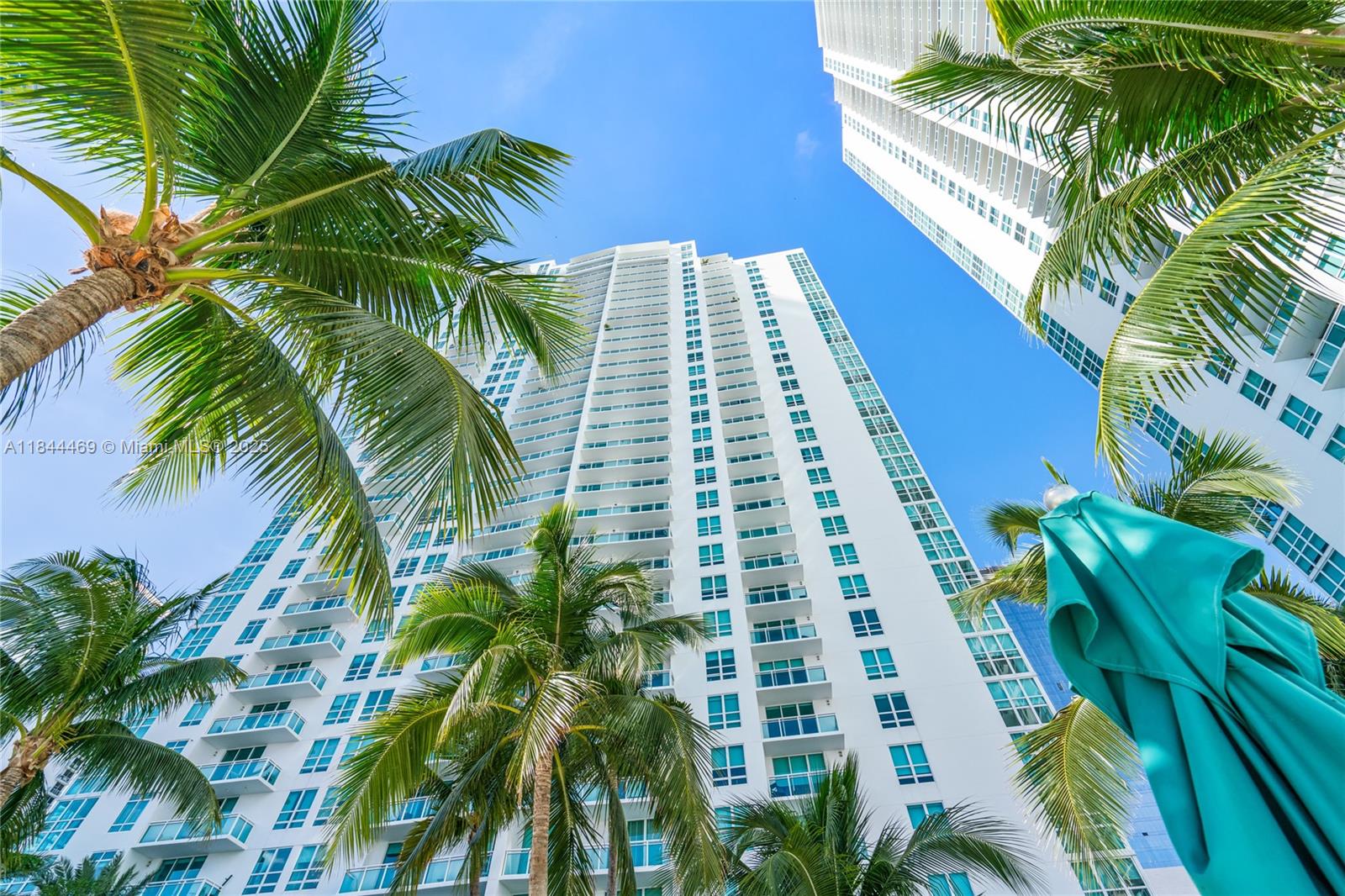 THE PLAZA 901 BRICKELL CO - Residential Lease