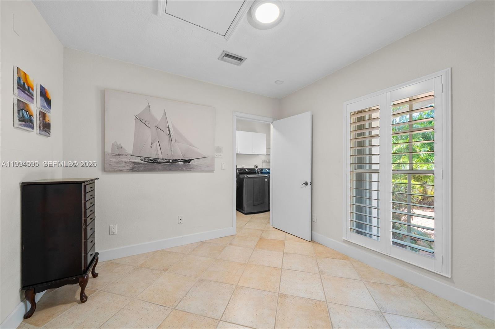 ROCK LAKE - Residential