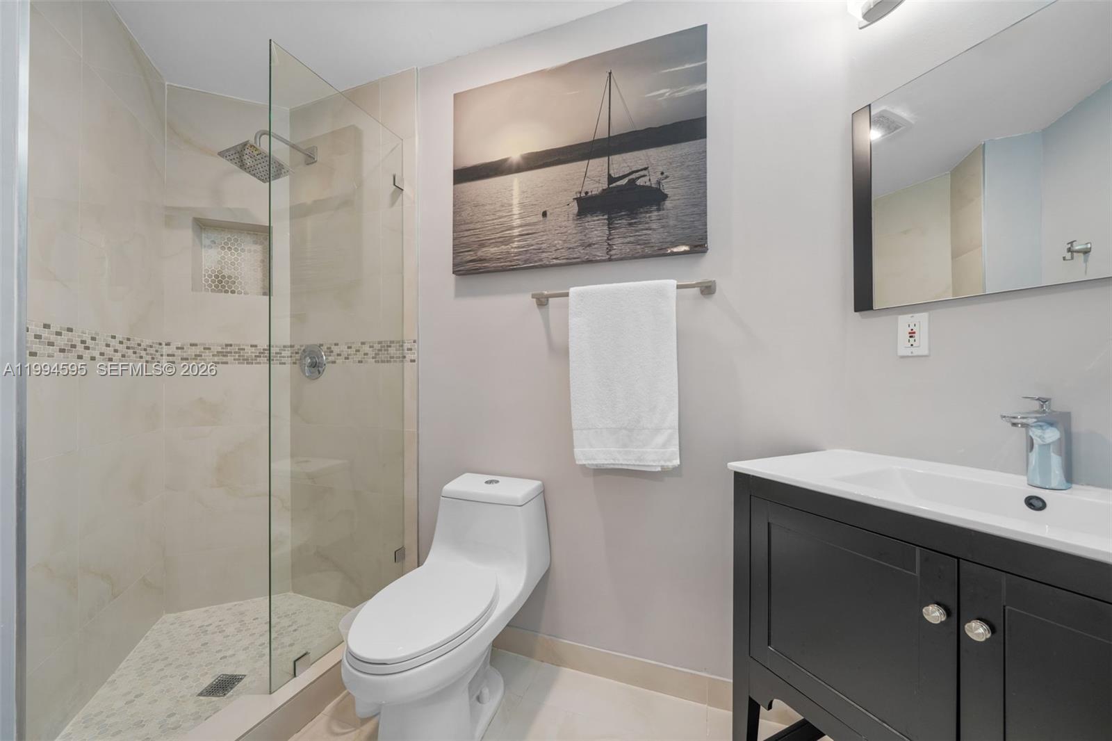 ROCK LAKE - Residential