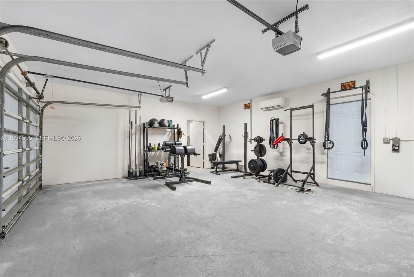 ROCK LAKE - Residential