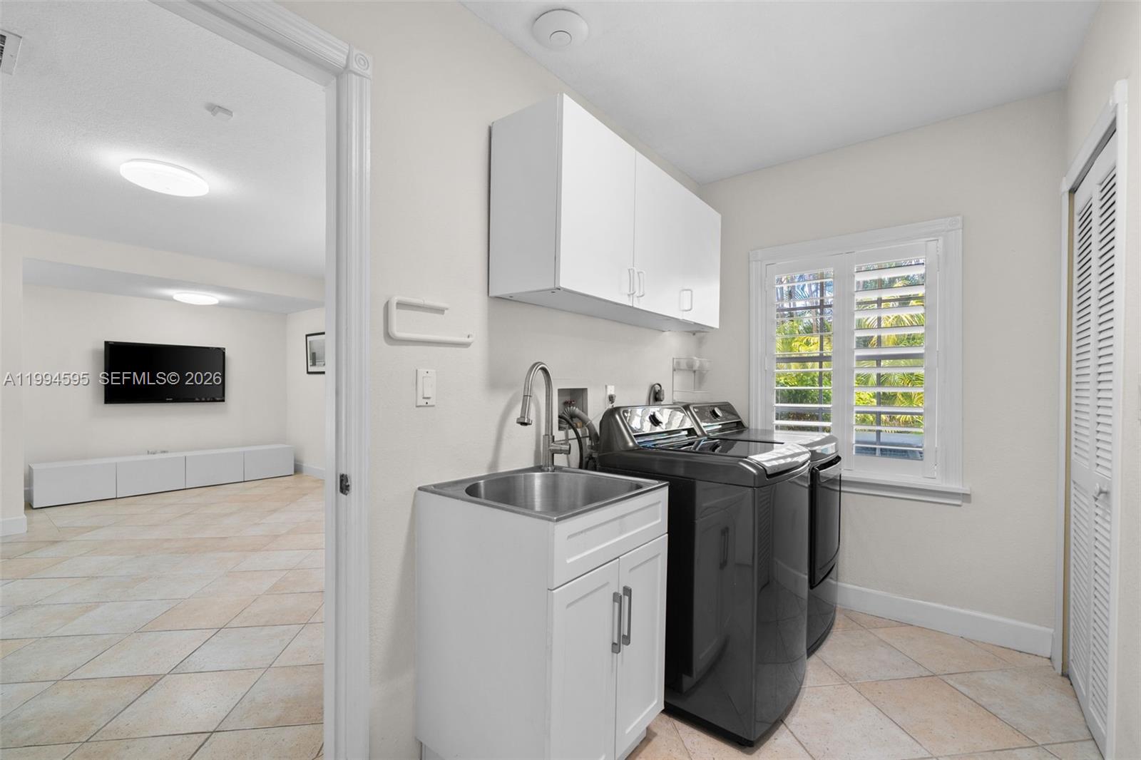 ROCK LAKE - Residential