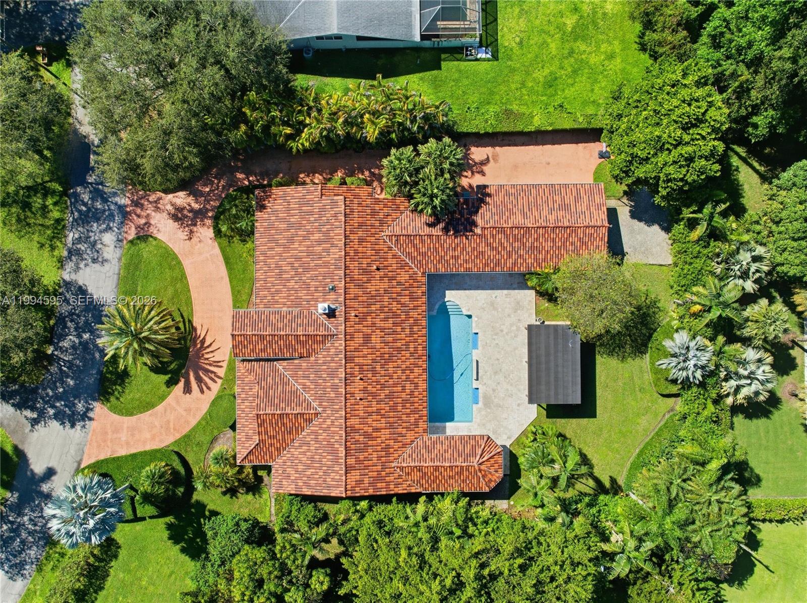 ROCK LAKE - Residential