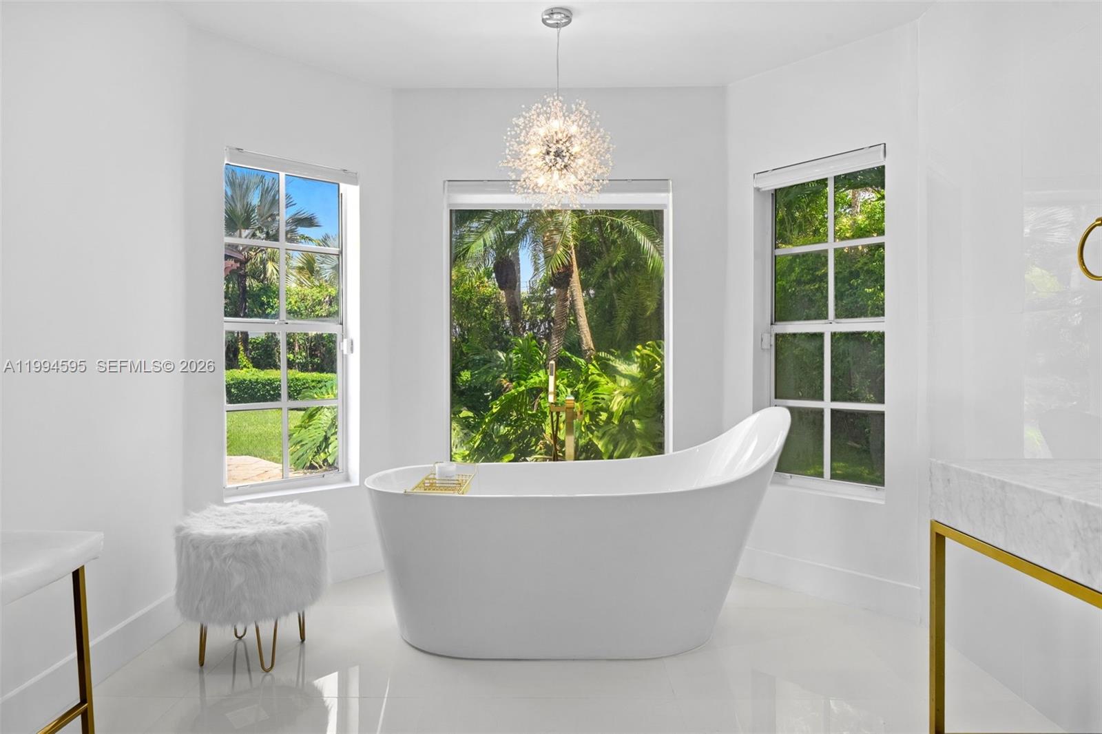 ROCK LAKE - Residential