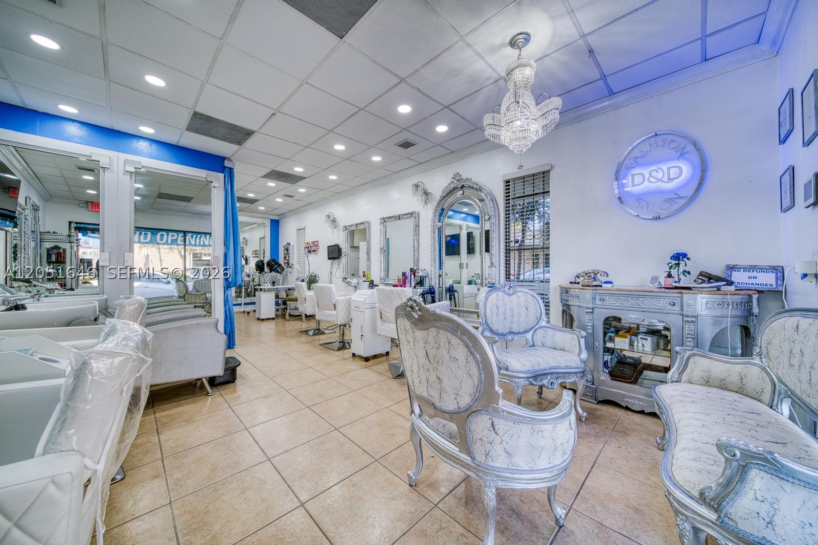 Full service Beauty salon PRIME location close to Sunset PLace