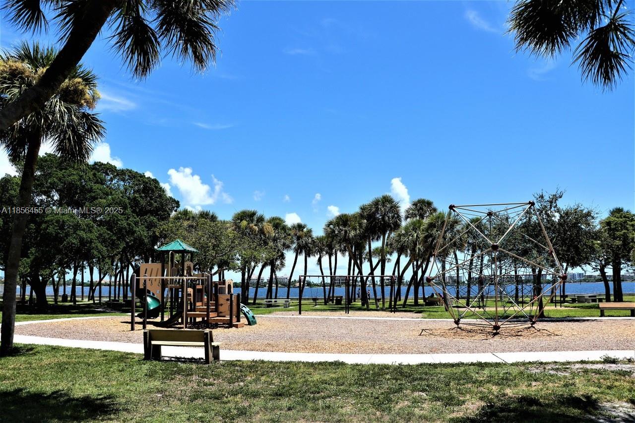 TOWNSITE APTS SEVEN CONDO - Residential Lease