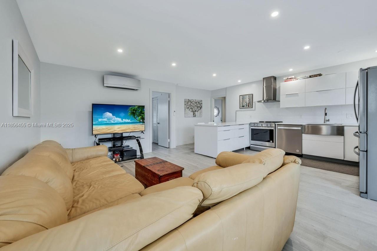 TOWNSITE APTS SEVEN CONDO - Residential Lease