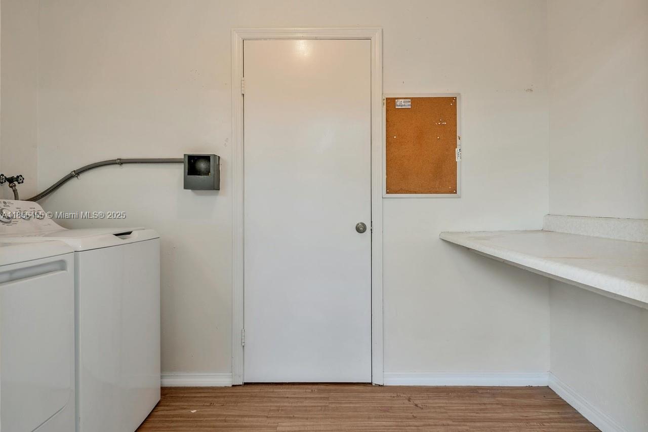 TOWNSITE APTS SEVEN CONDO - Residential Lease