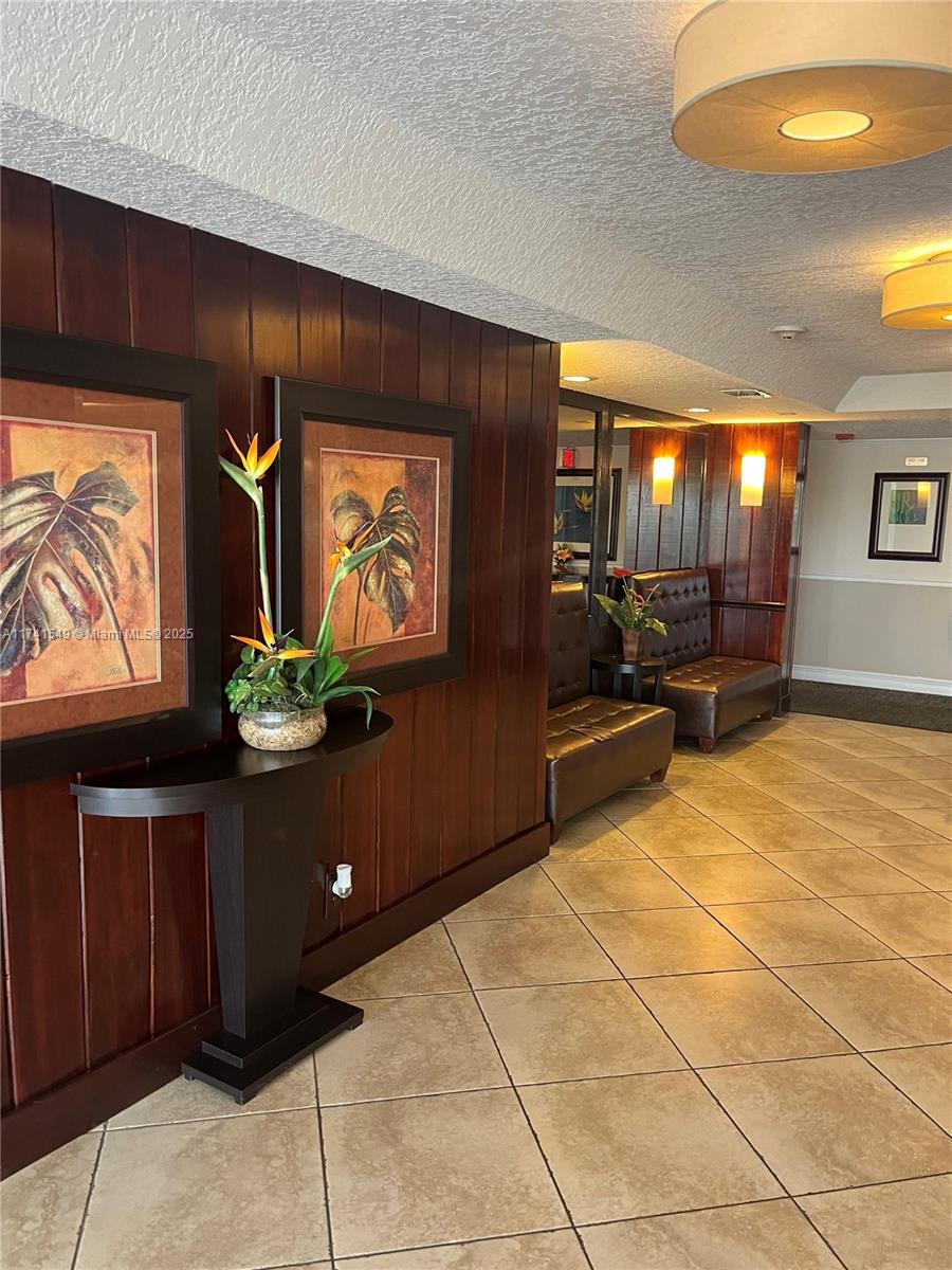 LAKE EMERALD CONDOMINIUM - Residential