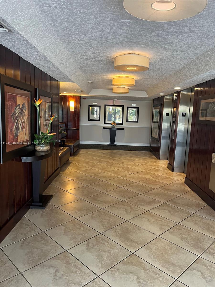 LAKE EMERALD CONDOMINIUM - Residential