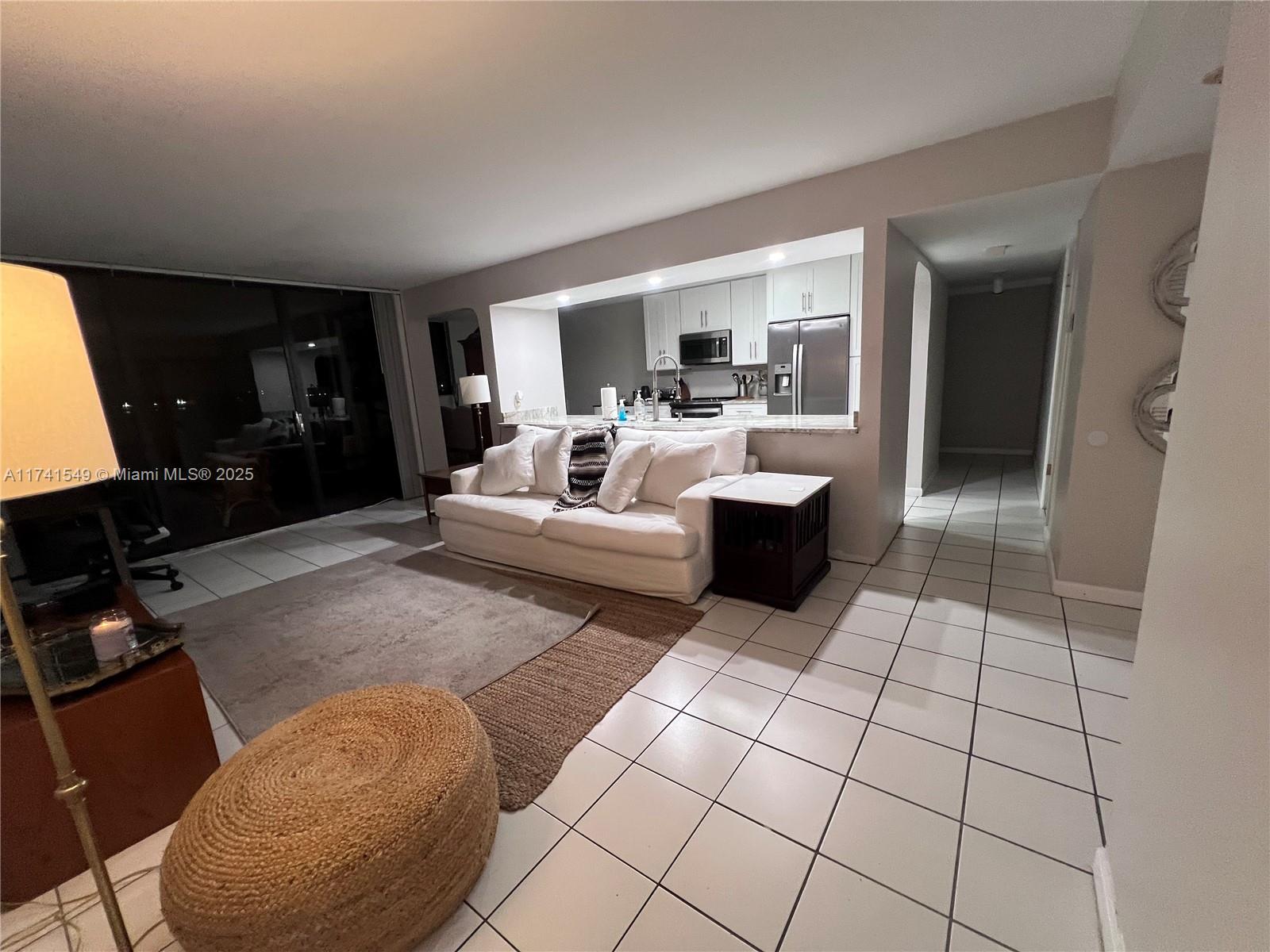 LAKE EMERALD CONDOMINIUM - Residential