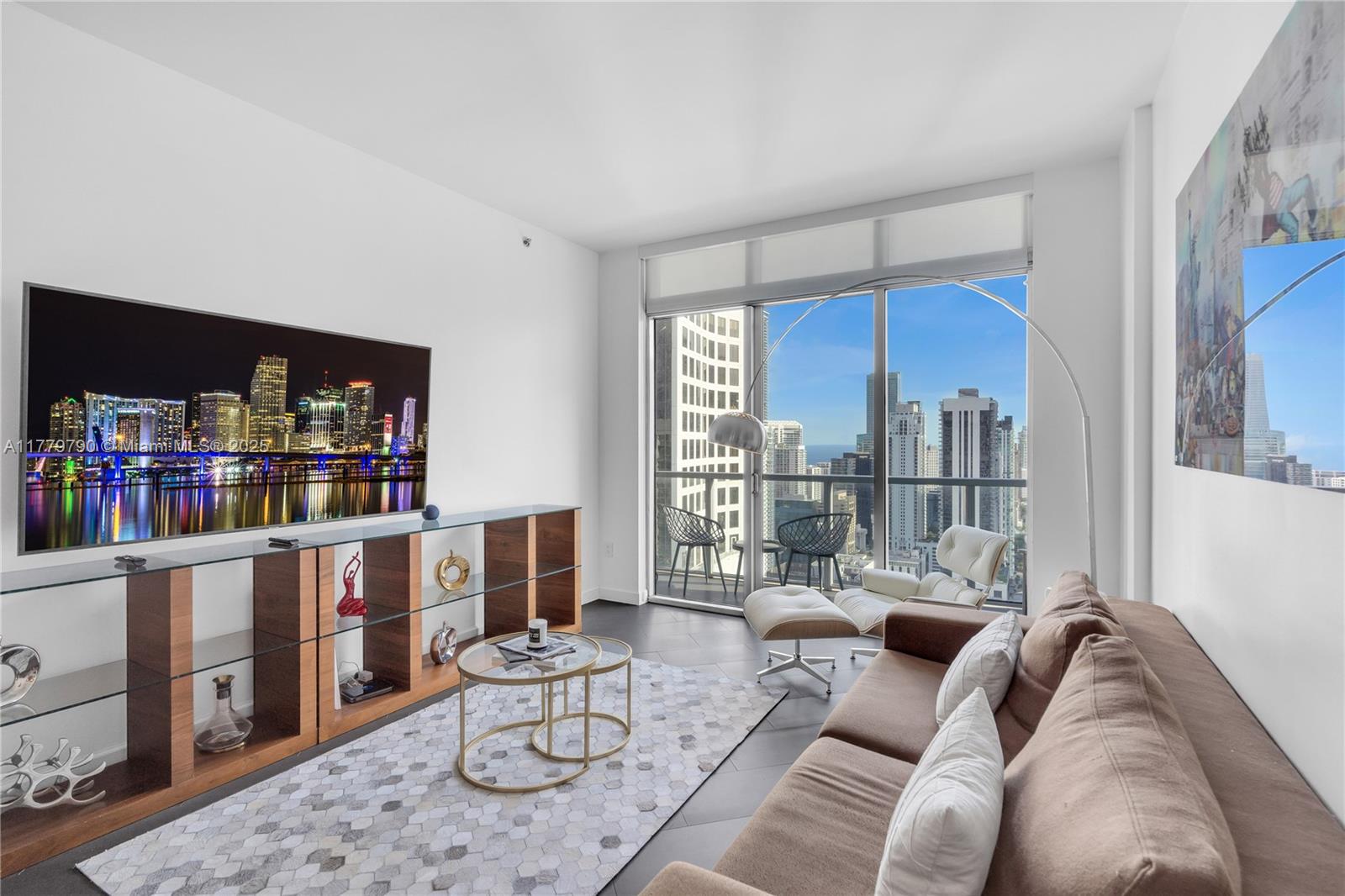55 Se 6th St 4304, Miami, Broward County, Florida - 1 Bedrooms  
1 Bathrooms - 