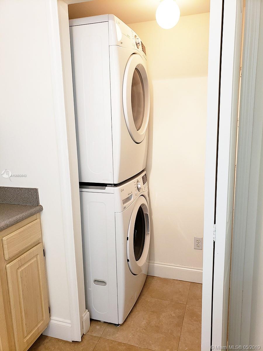 Da Vinci On Douglas Condo - Residential Lease