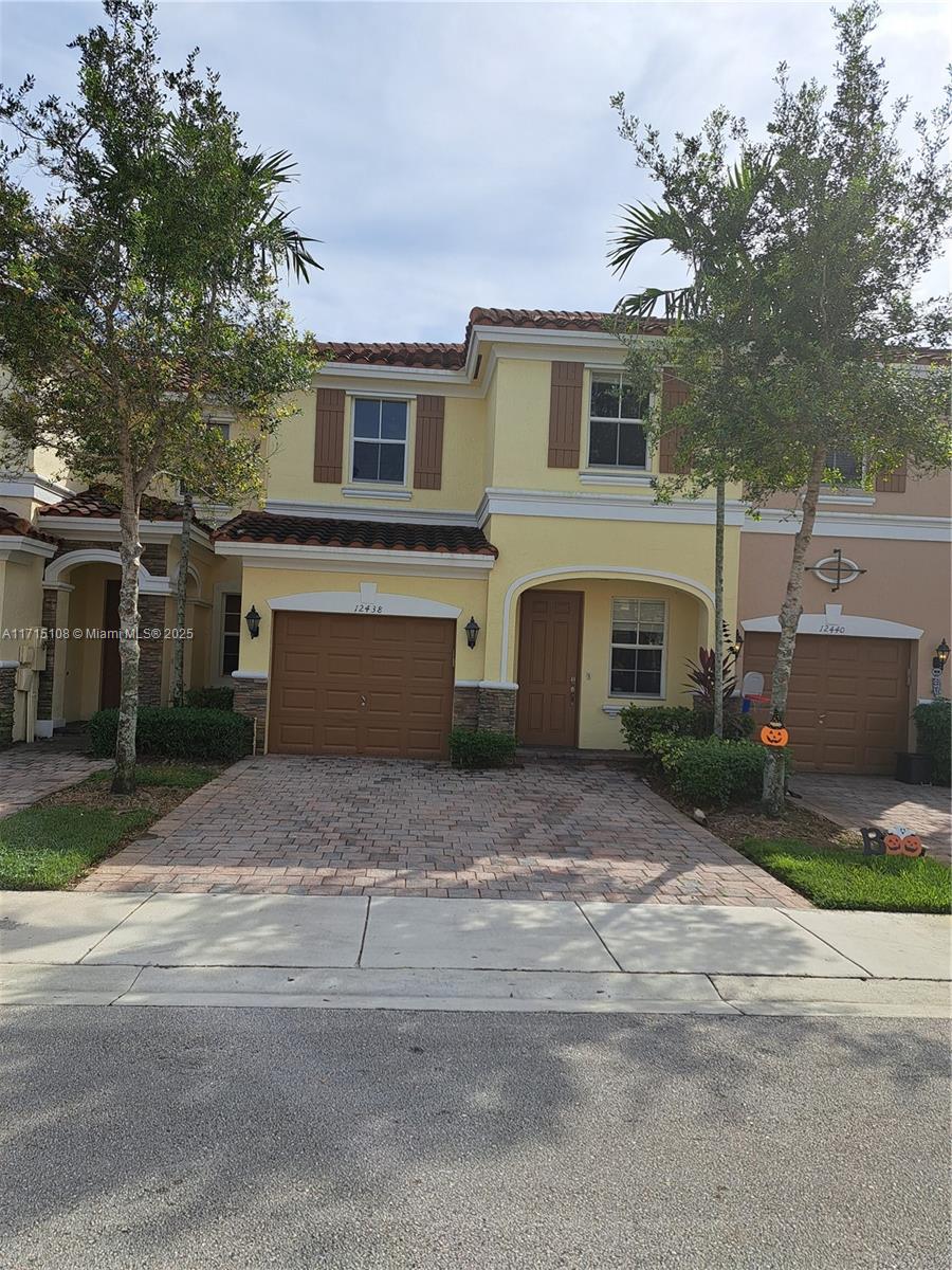 Rental Property at 12438 Emerald Creek Mnr 12438, Plantation, Miami-Dade County, Florida - Bedrooms: 4 
Bathrooms: 3  - $3,700 MO.