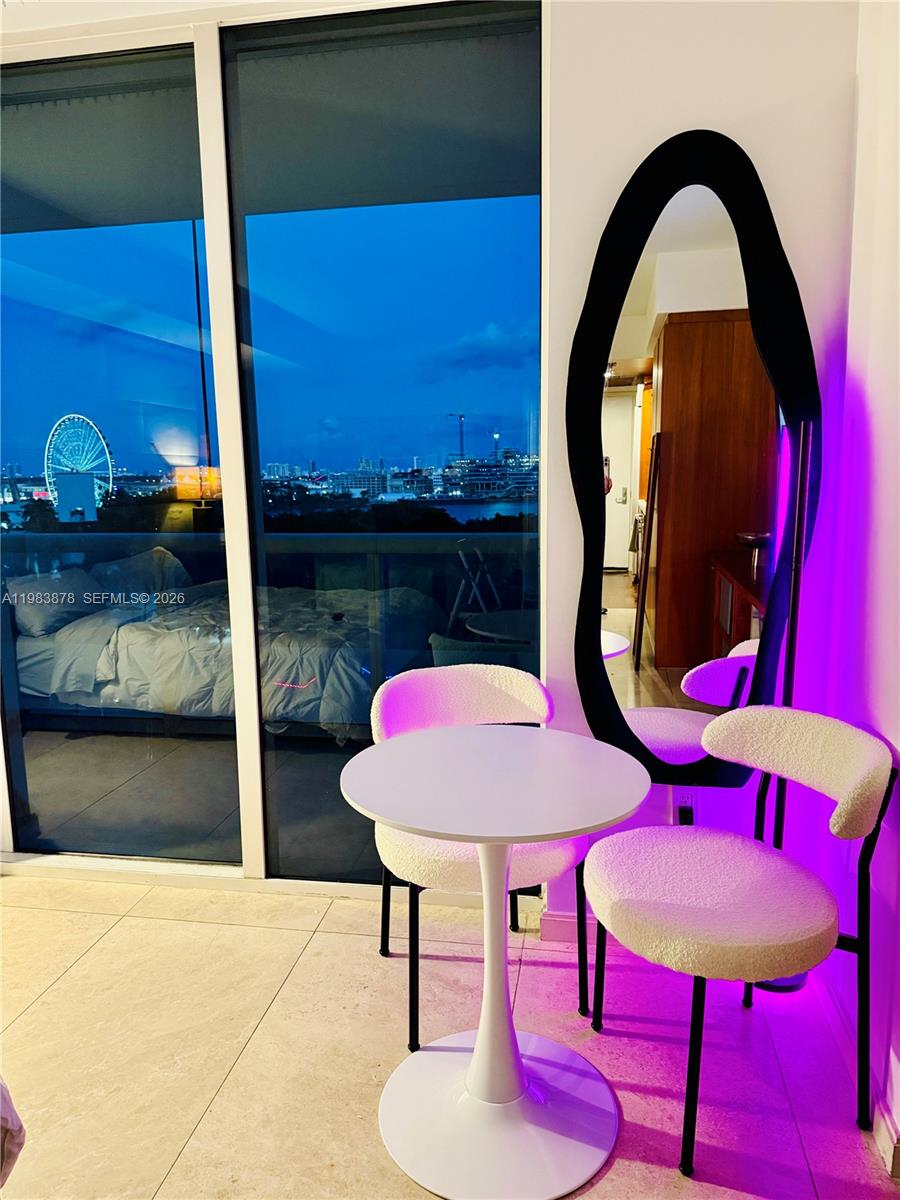 50 Biscayne Blvd 907