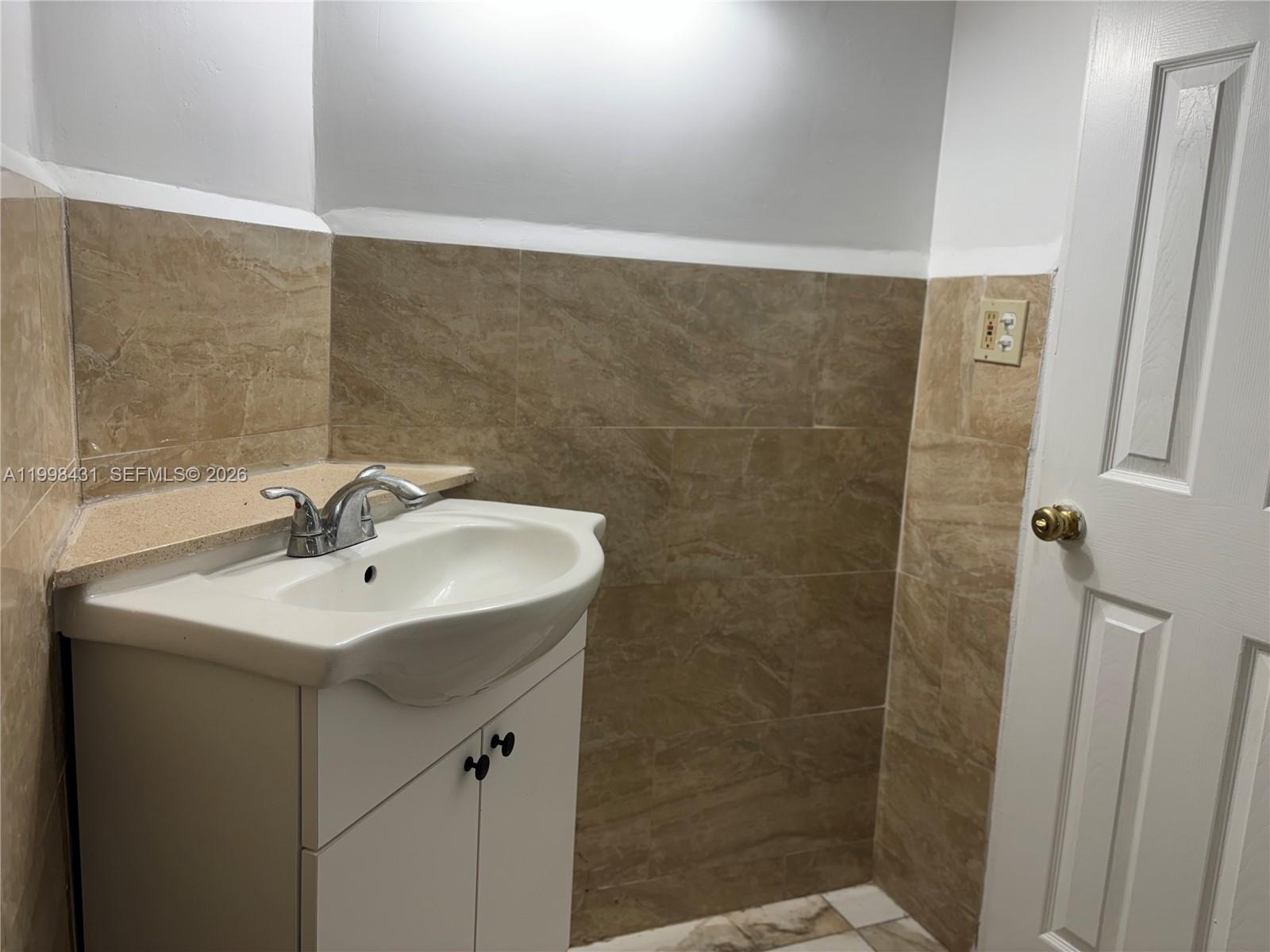 ROLLING GREEN CONDO C - Residential