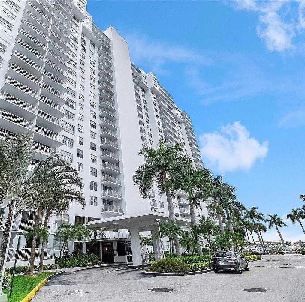 ADMIRALS PORT CONDO WEST - Residential Lease