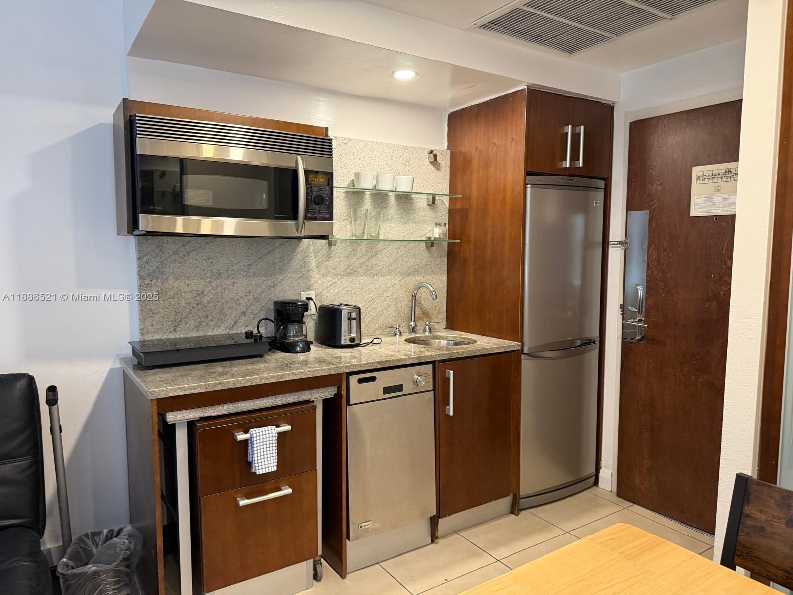 THE STRAND ON OCEAN DRIVE - Residential