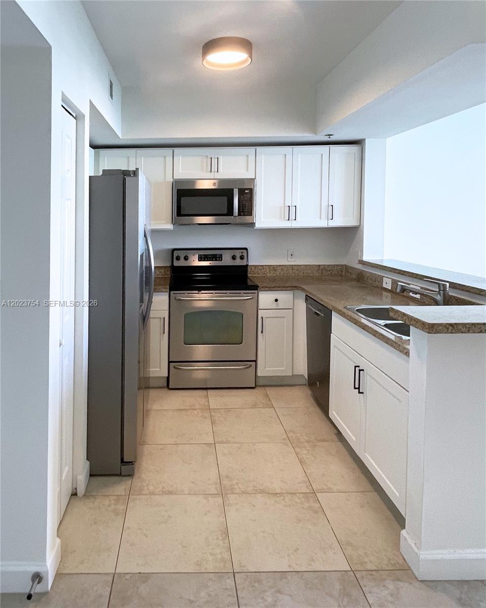 BRICKELL VIEW WEST CONDO - Residential Lease