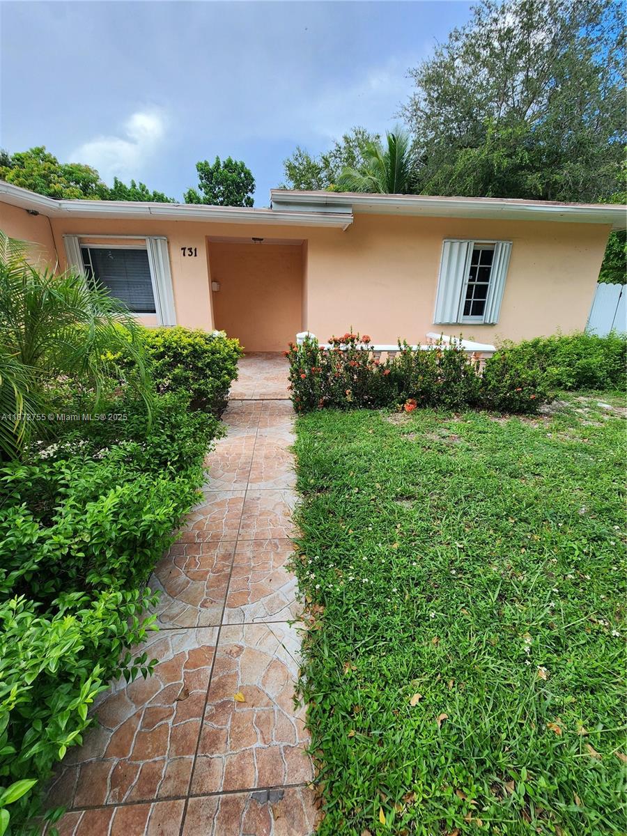 Modern Comfort Meets Cozy Charm – 2BR/1BA Rental in Prime Location! Step into this beautifully maintained 2-bedroom, 1-bath home featuring a bright, open floor plan perfect for relaxing or entertaining. Enjoy nice finishes, a spacious living area, and a fully equipped kitchen with modern appliances. Located in a quiet, friendly neighborhood just minutes from shopping, dining, parks, and public transportation — this rental offers the perfect blend of comfort and convenience. Whether you're a professional, small family, or roommates, this is the place you'll love to call home.