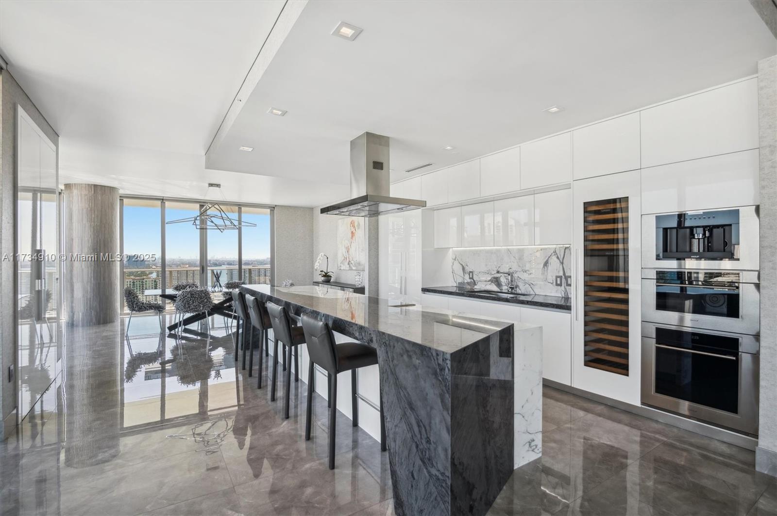 PARQUE TOWERS CONDO - Residential