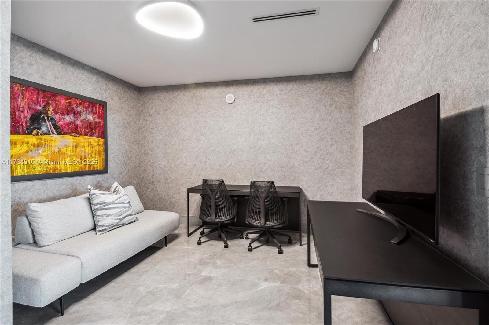 PARQUE TOWERS CONDO - Residential