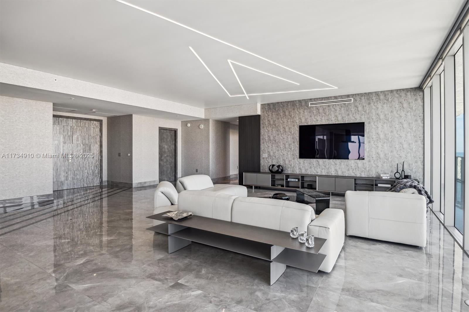 330 Sunny Isles Blvd 5-UPH04