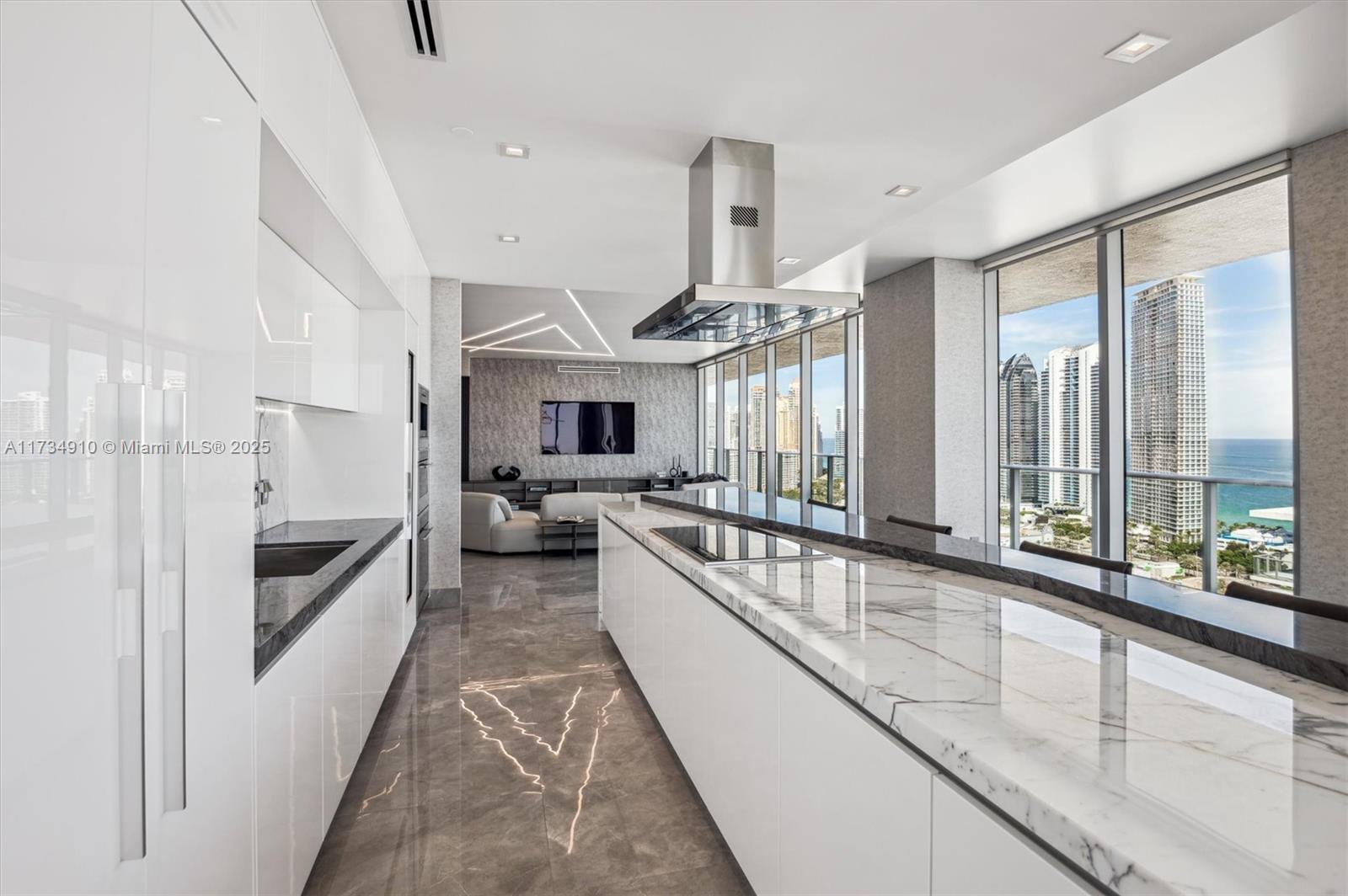 PARQUE TOWERS CONDO - Residential