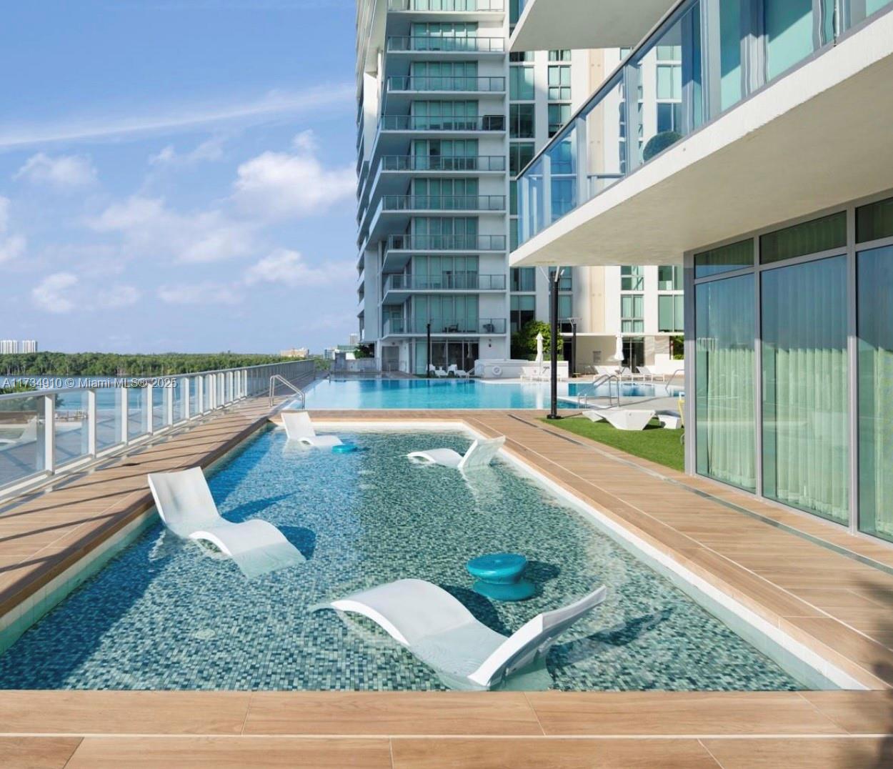 PARQUE TOWERS CONDO - Residential