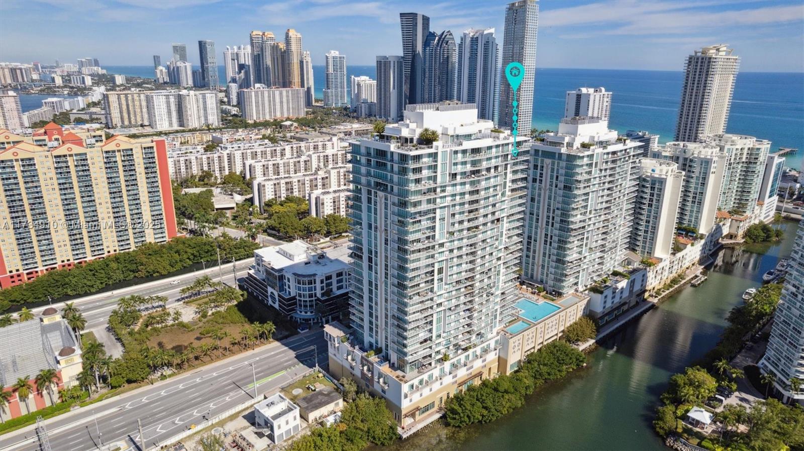 PARQUE TOWERS CONDO - Residential