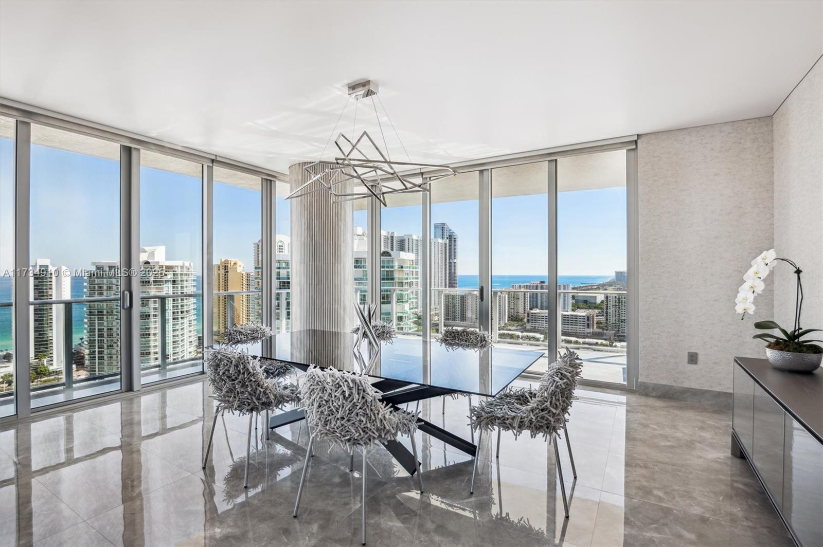 PARQUE TOWERS CONDO - Residential