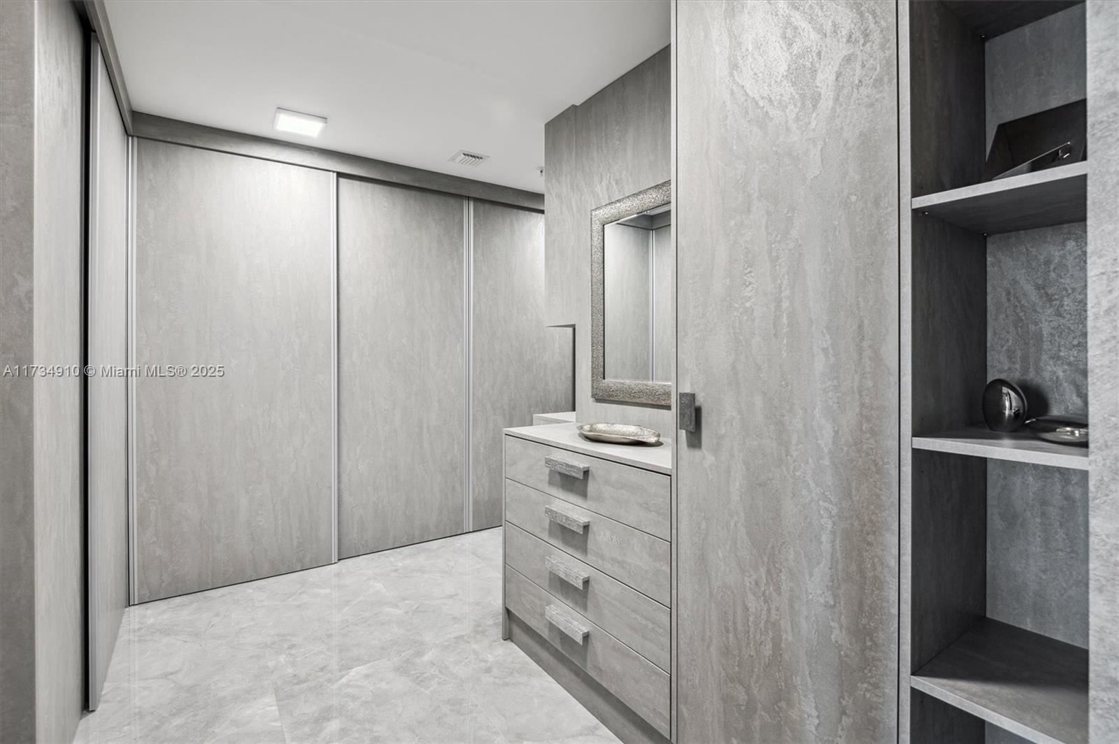 PARQUE TOWERS CONDO - Residential