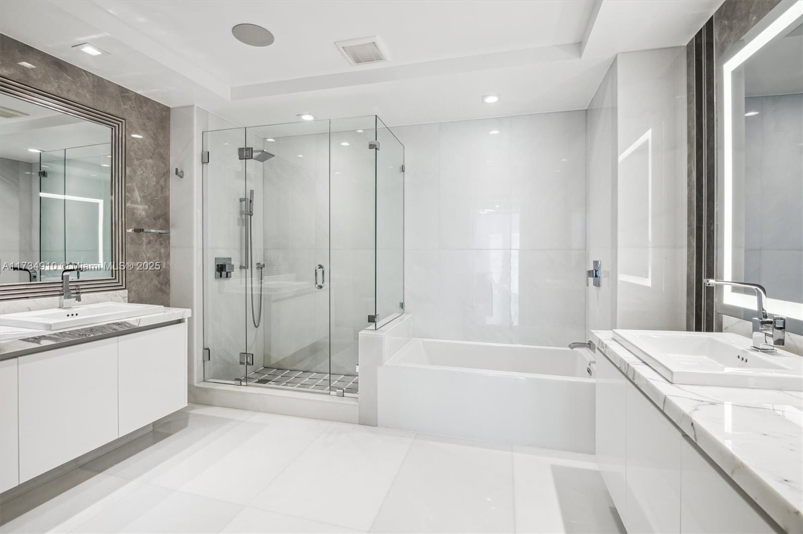 PARQUE TOWERS CONDO - Residential