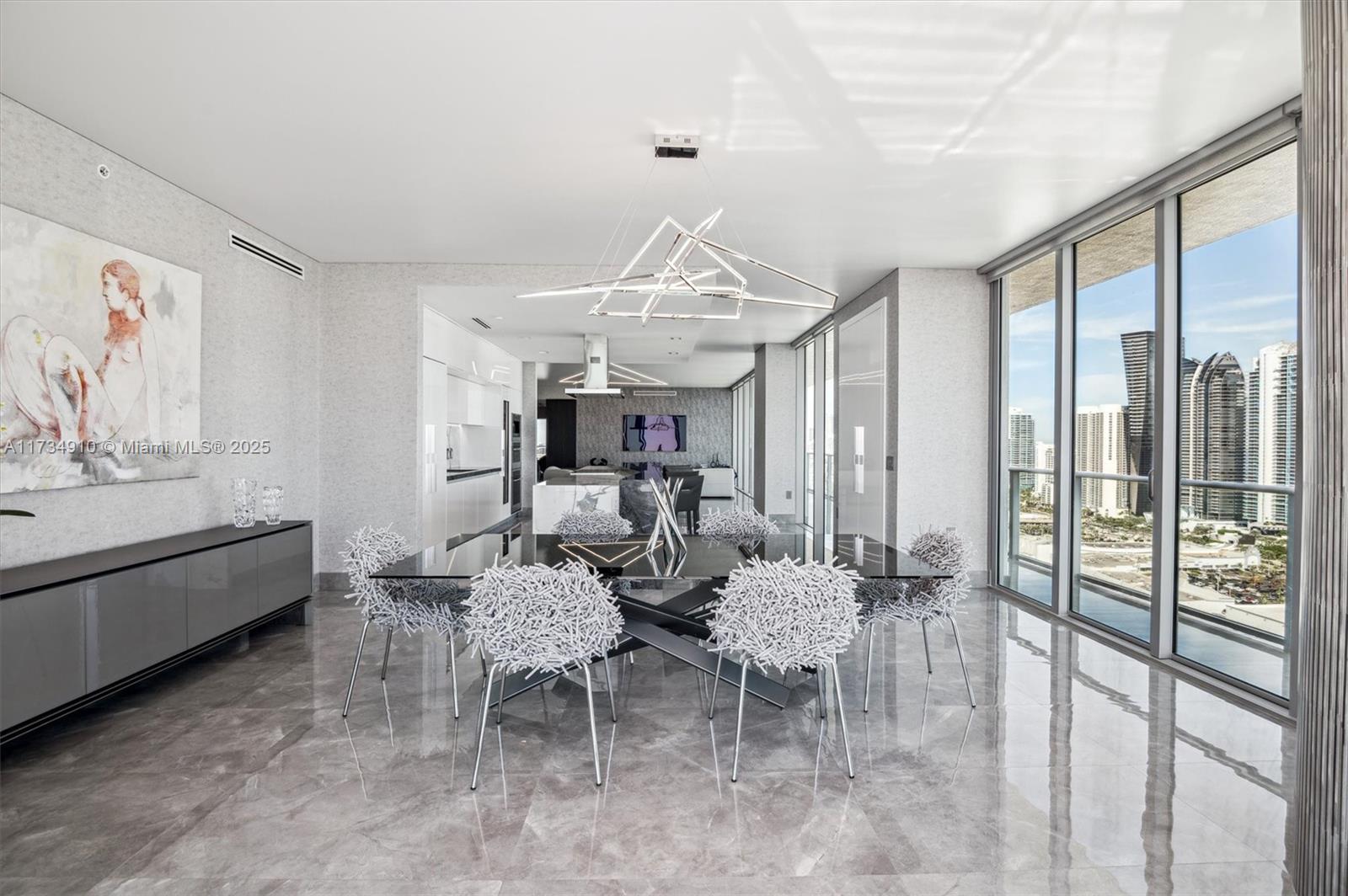 PARQUE TOWERS CONDO - Residential