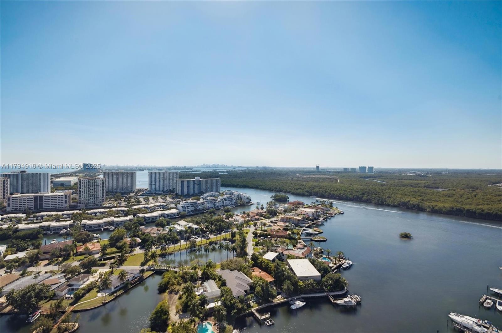 PARQUE TOWERS CONDO - Residential
