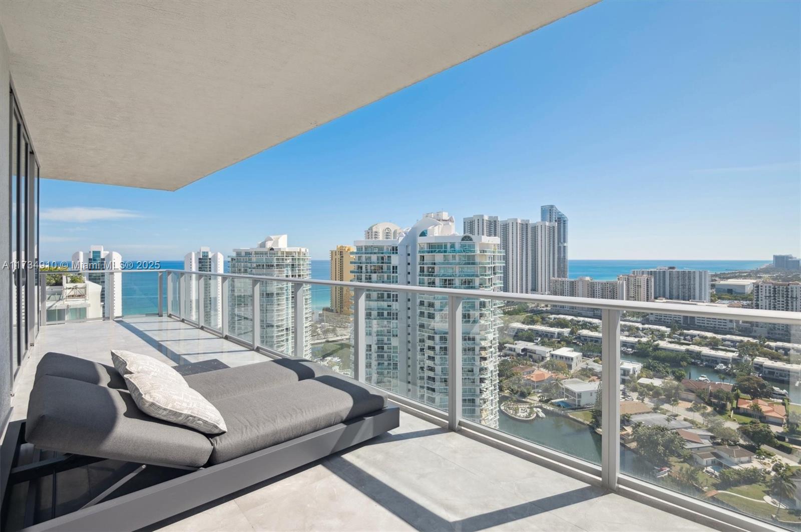 PARQUE TOWERS CONDO - Residential