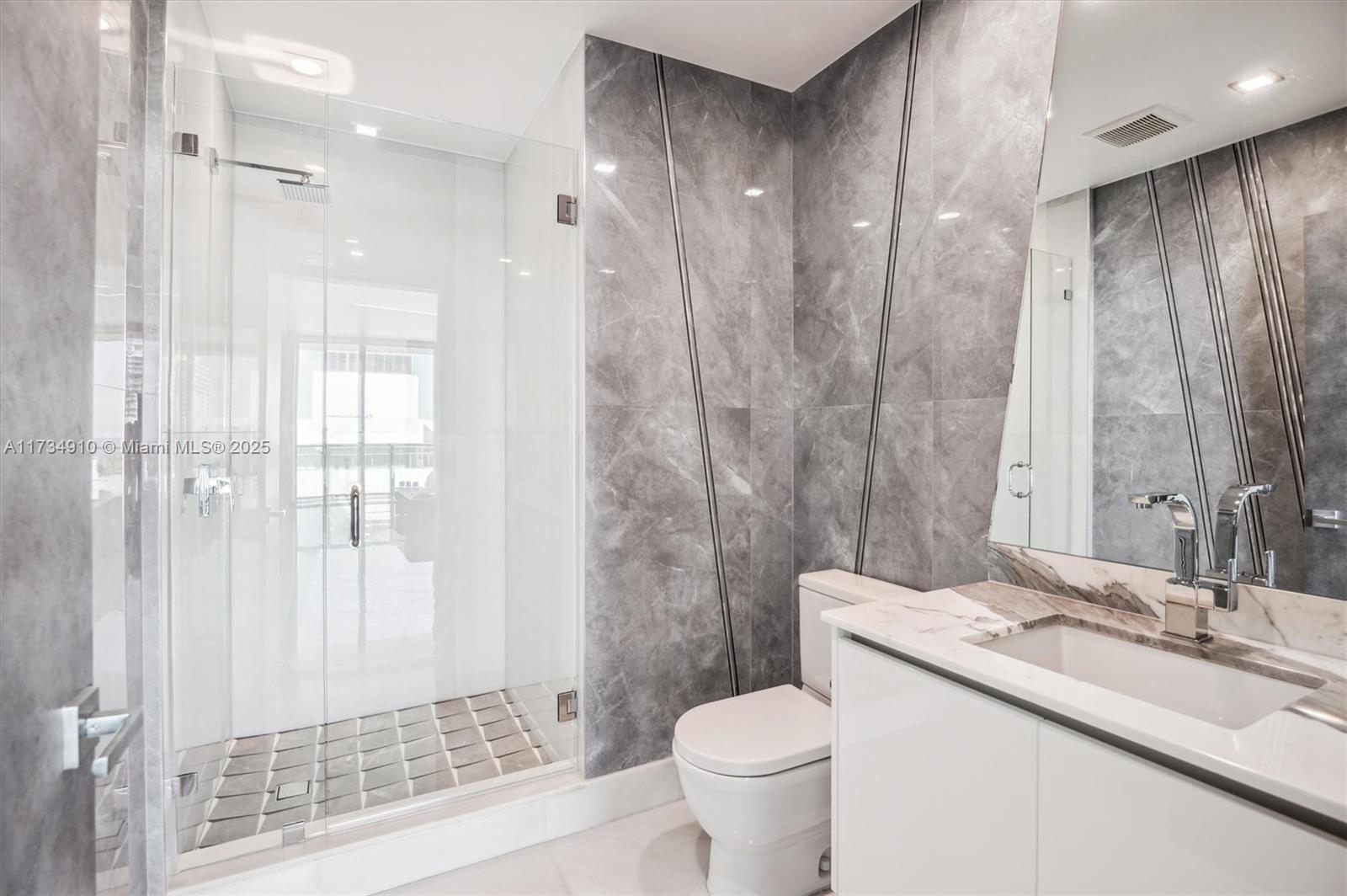 PARQUE TOWERS CONDO - Residential
