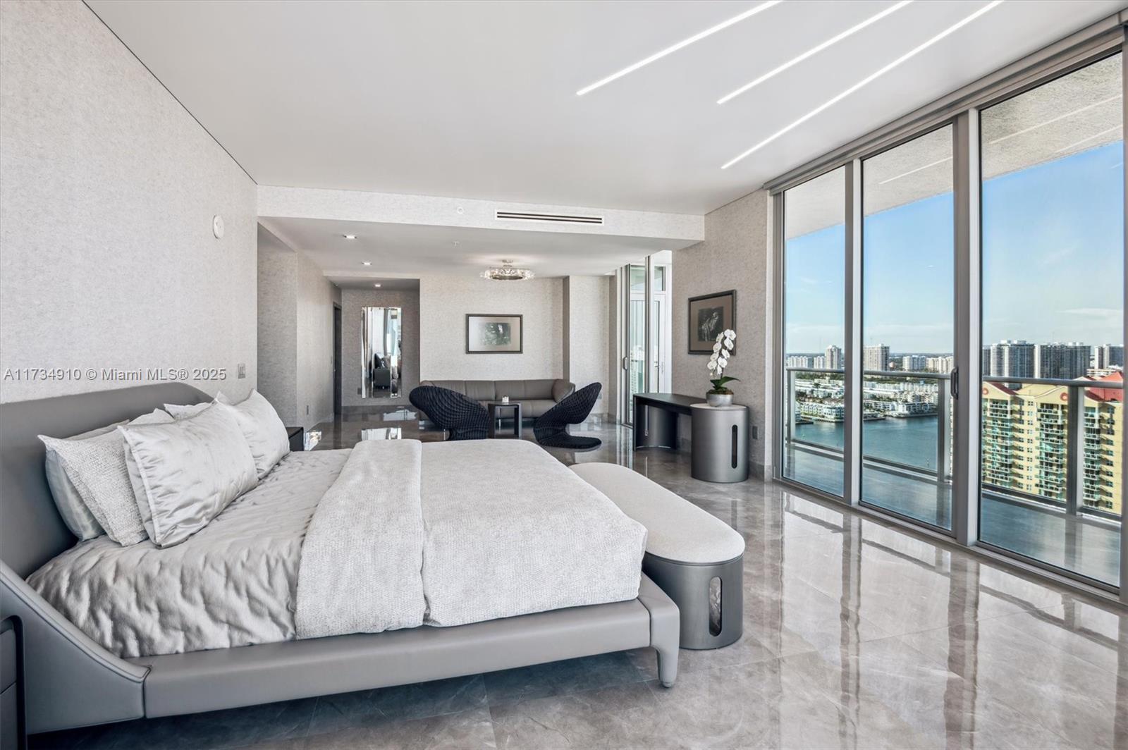 PARQUE TOWERS CONDO - Residential