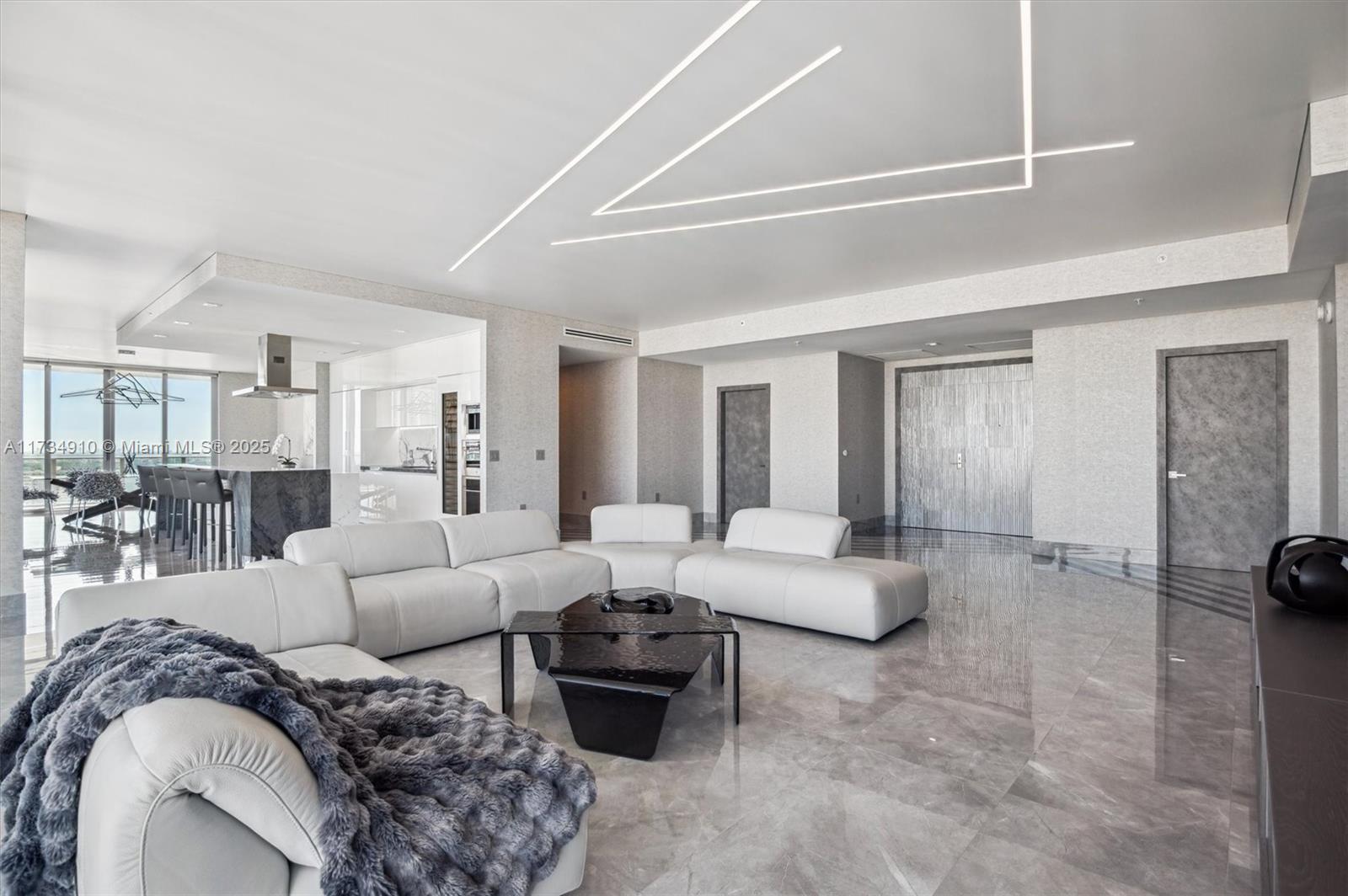 330 Sunny Isles Blvd 5-UPH04